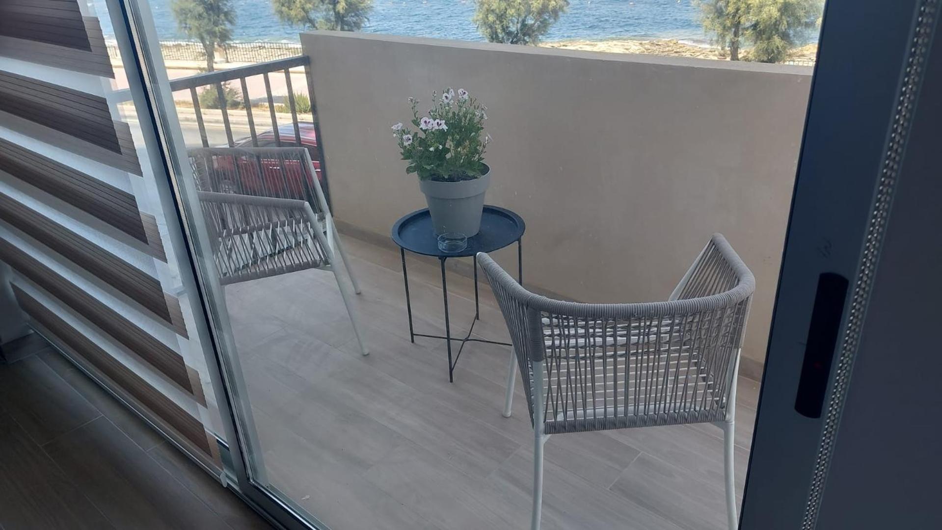 Beachfront Sliema Apartment Exterior photo